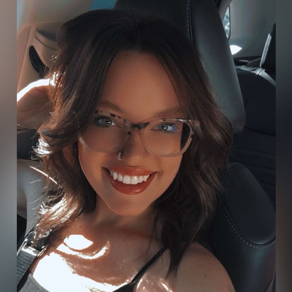 Meet your Posher, Hannah - Picture 9 of 9